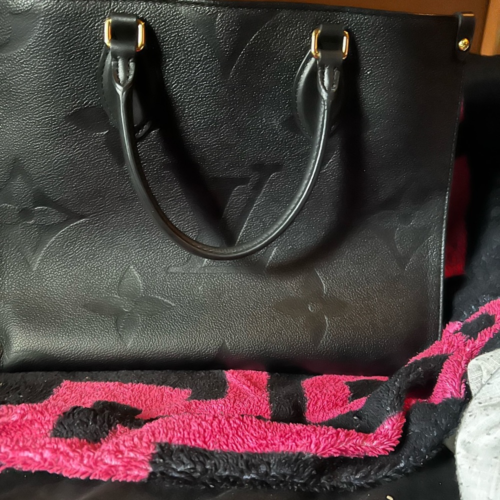 Authentic Louis Vuitton ON THE GO